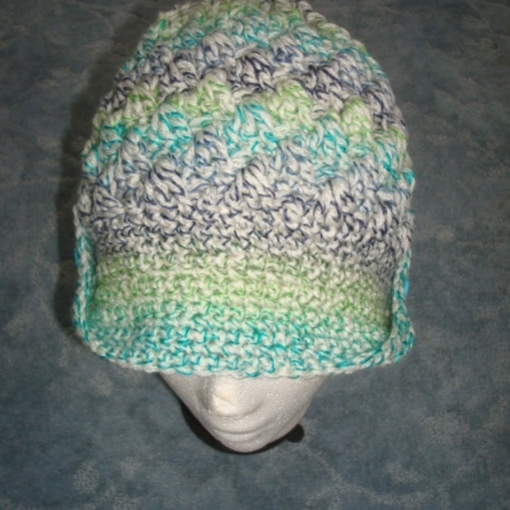 HAND CROCHET MULTI COLOR PEAK BRIM HAT